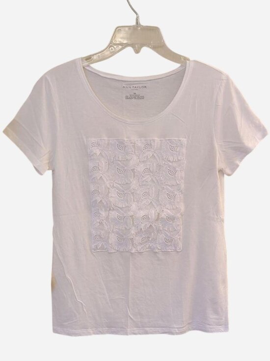 Ann Taylor Tops - Ann Taylor Factory White Embroidered Scoop Neck Tee Size M